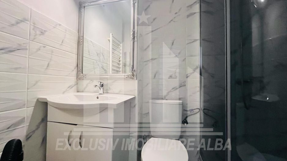 Apartament cu 3 camere decomandate, Centru - Poză 8