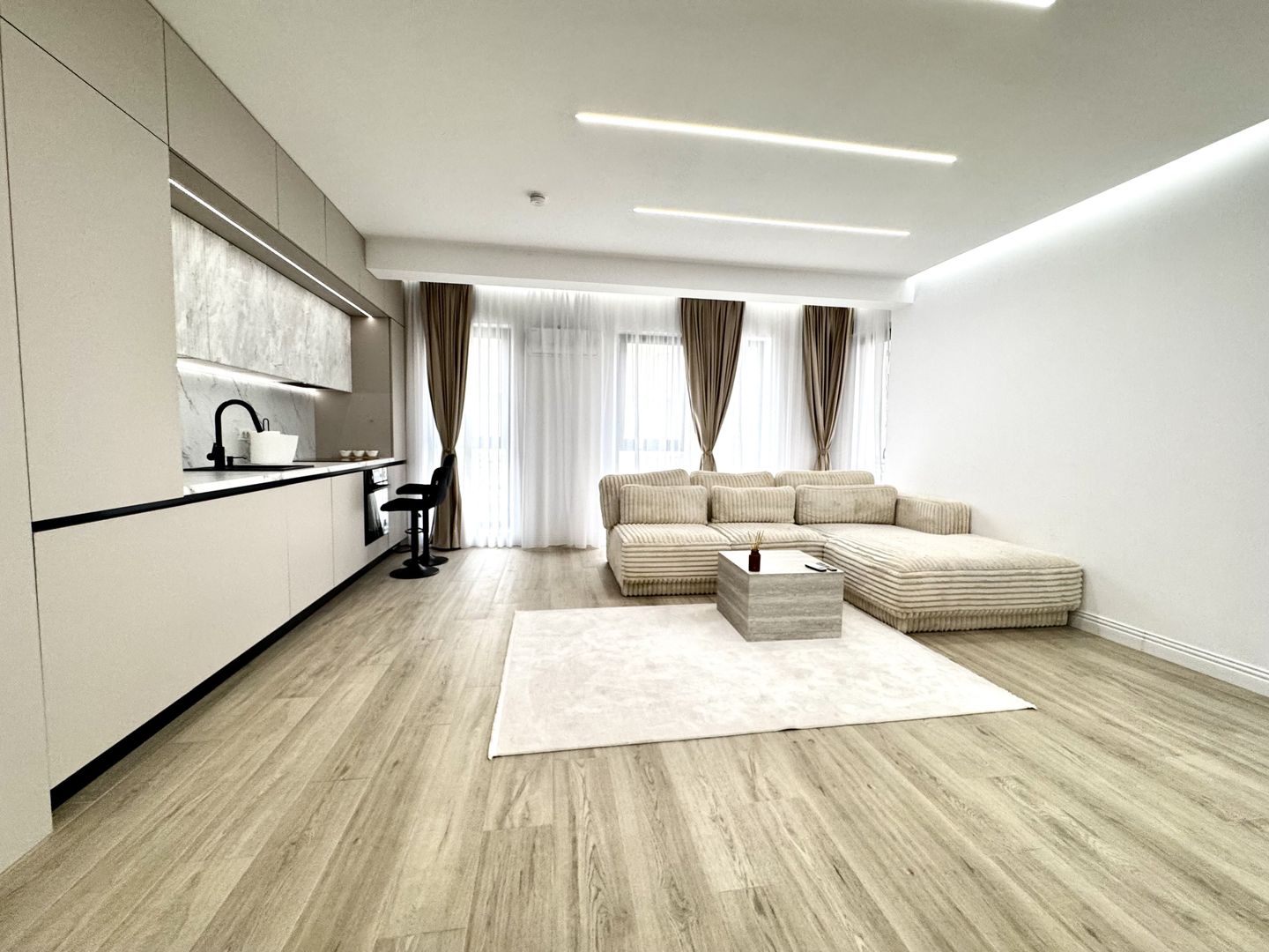 Apartament cochet și elegant, dressing generos,  la intrare in  Giroc - Poză 5