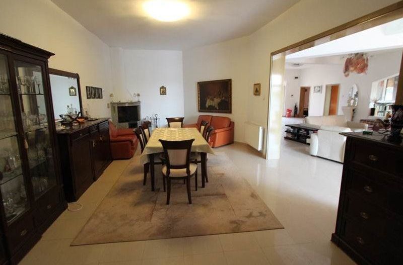 Vilă transformata în cămin pretabilă investiție - Poză 9