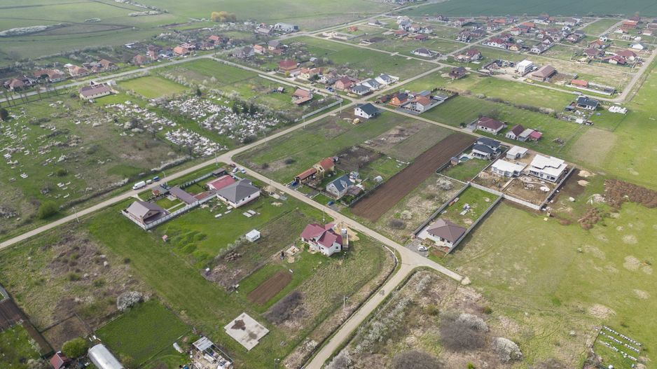 Teren intravilan cu fundație in Frumuseni - Poză 6