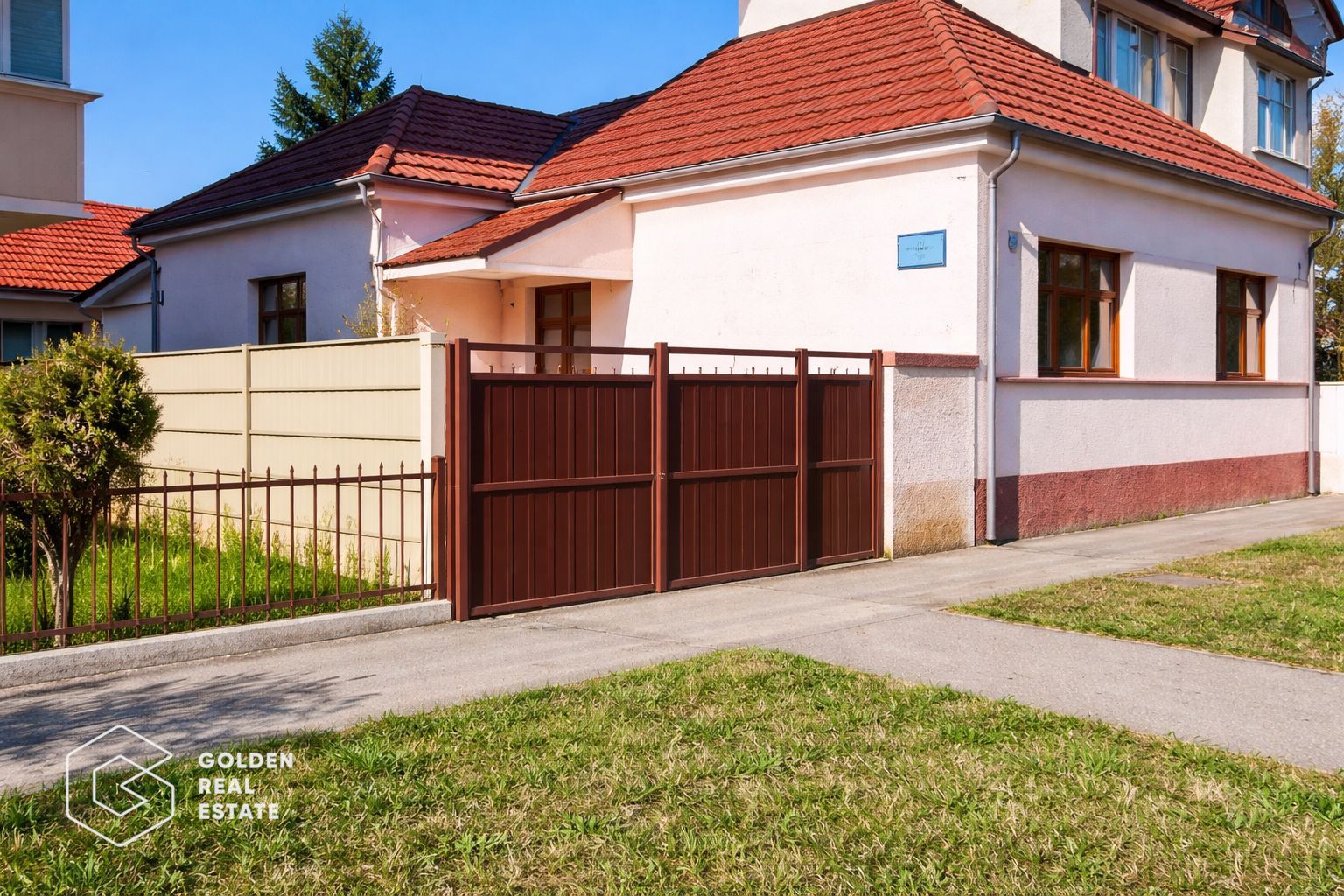 Casa cu 2 corpuri de cladire, Lipova - Poză 3