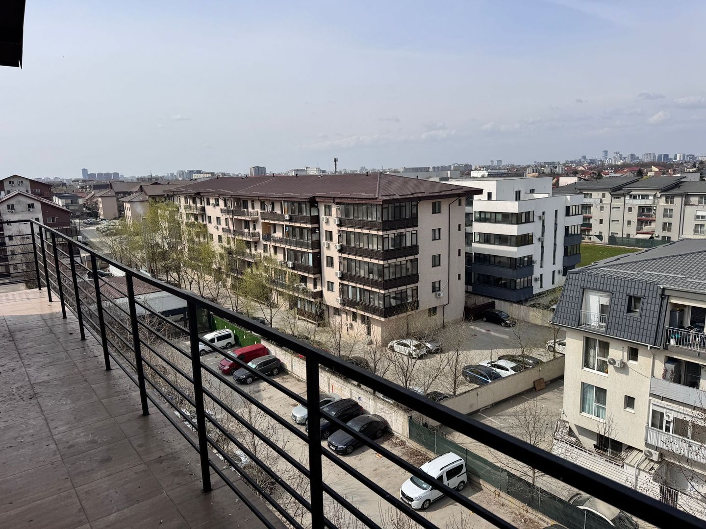 AP. 2 CAMERE, CENTRALA PROPRIE,LOC DE PARCARE, MOBILAT/UTILAT MODERN - Poză 7