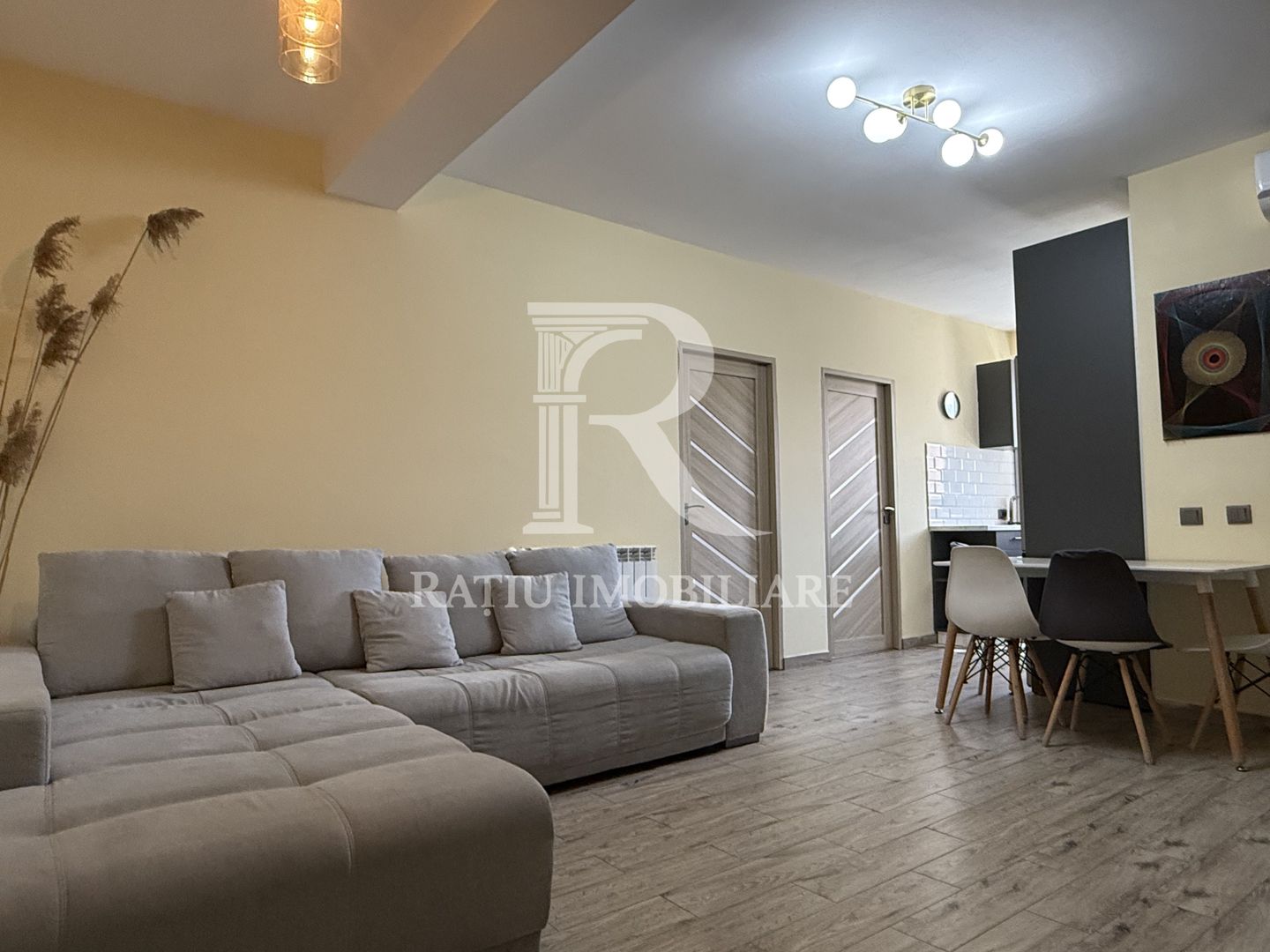 Apartament cu 3 camere de închiriat | Prima Shops | Oradea - Poză 2