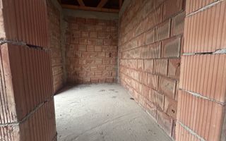 Casa la rosu de vanzare in Onesti - Poză 5