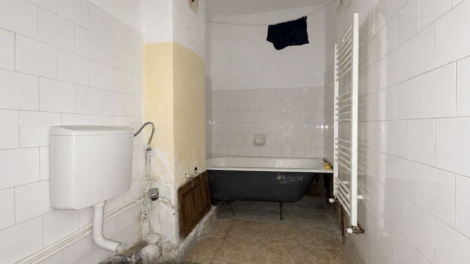 Apartament 1 cameră, zona Confecții, decomandat, centrală proprie - Poză 3