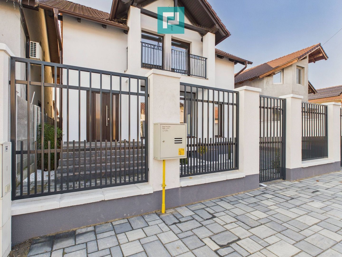 Casa cu 5 camere in Livada - Poză 5