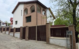 Casă 8 camere | Bujoreni, Vâlcea | 360 mp, teren 1000 mp - Poză 3