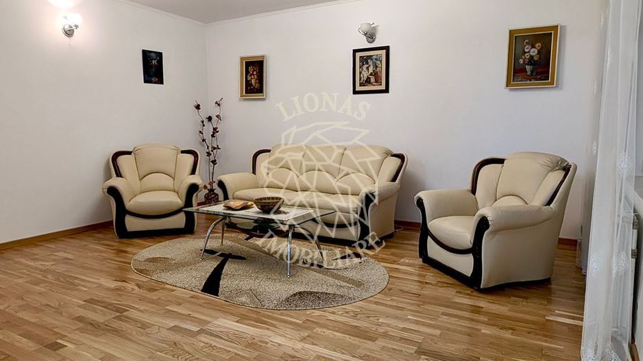 Casa 6 camere 244 mp+ Spatiu Comercial- teren 500 mp-Zona Han - Poză 3