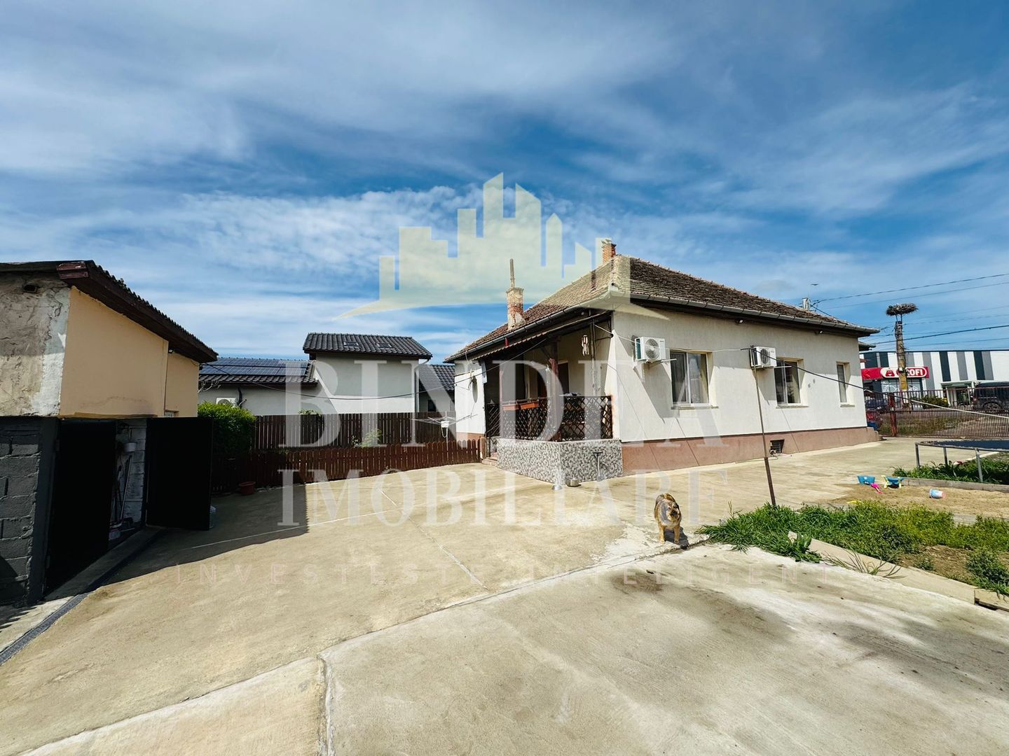 Casa pe principala in Giarmata  737mp teren - Poză 3
