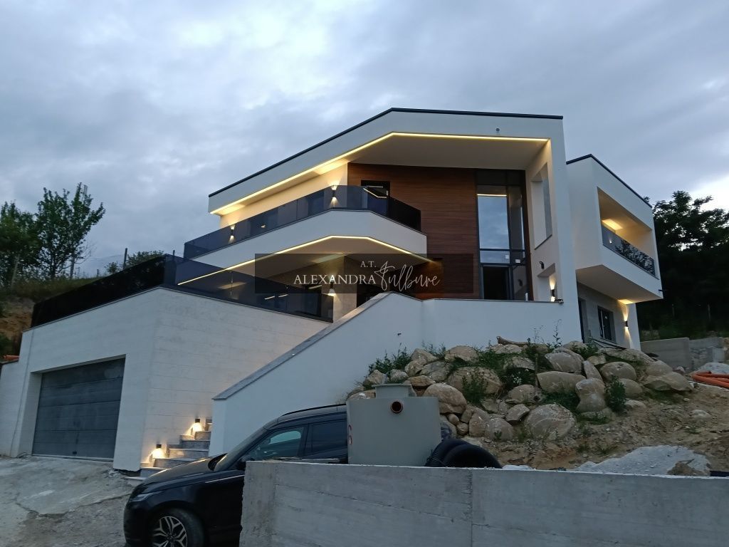 Casa individuala 4 camere, 3 bai, S+P+ET,  garaj, terasa - Poză 13