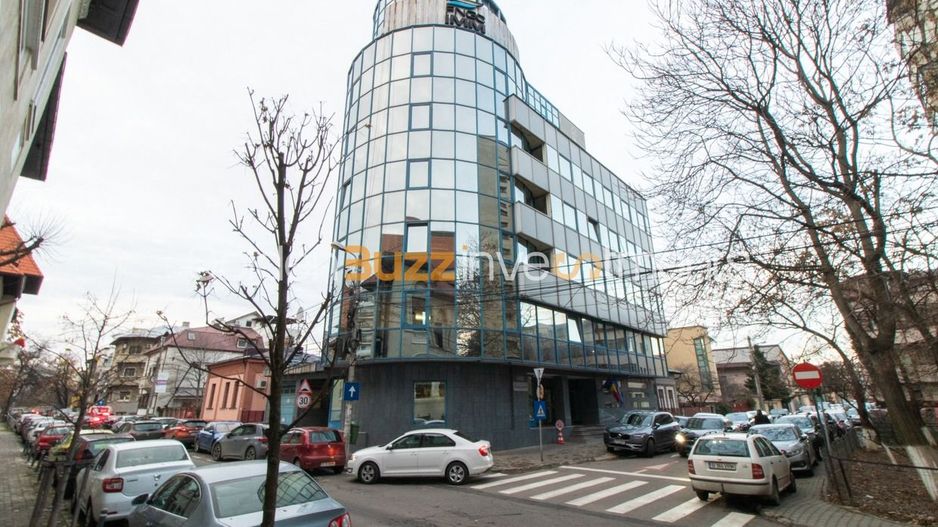 Cladire de birouri inchiriata | Randament +7,5% / an | Contract ferm | - Poză 1