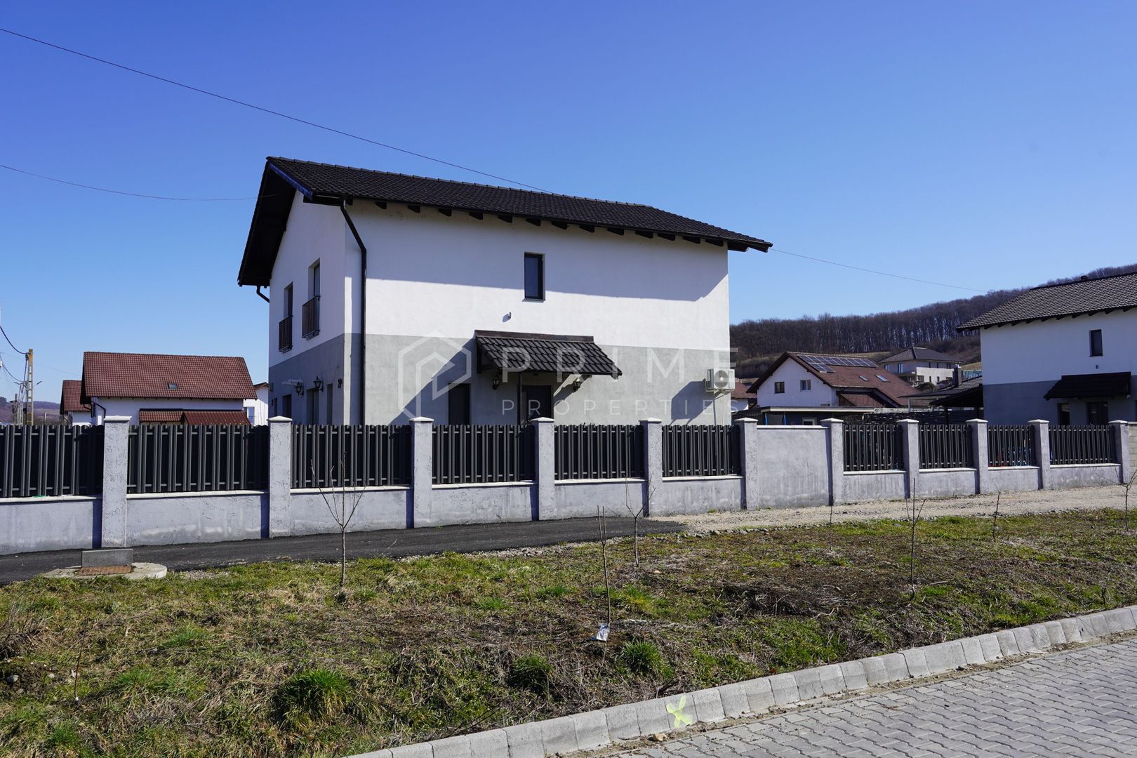 Casă tip duplex complet amenajată si mobilată - Poză 1