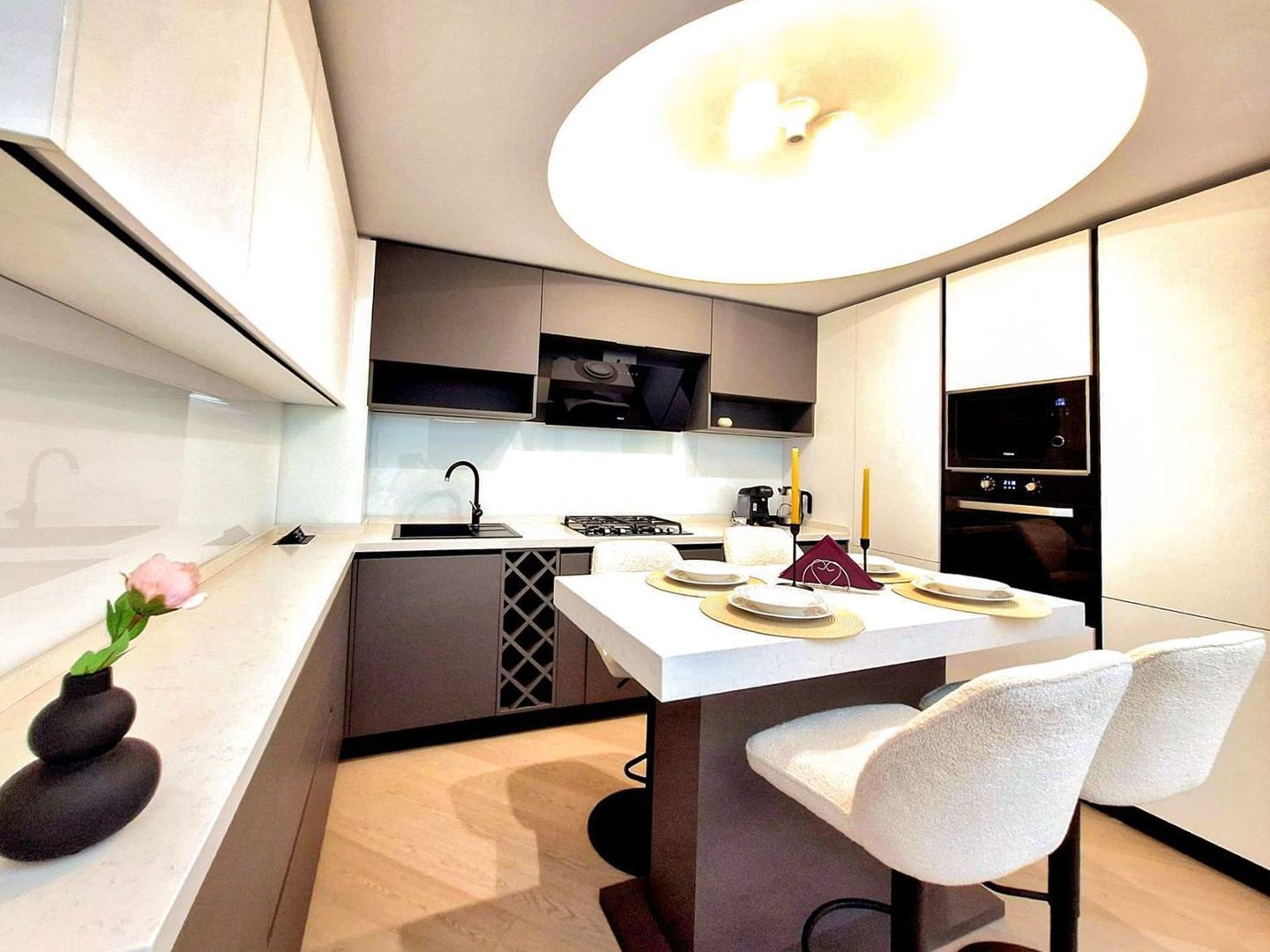 Închiriere apartament 3 camere | Parcare + Debara privată incluse - Poză 4