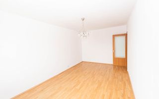 Apartament 3 camere de vanzare, decomandat, 2 bai, loc parcare, 1980 - Poză 2