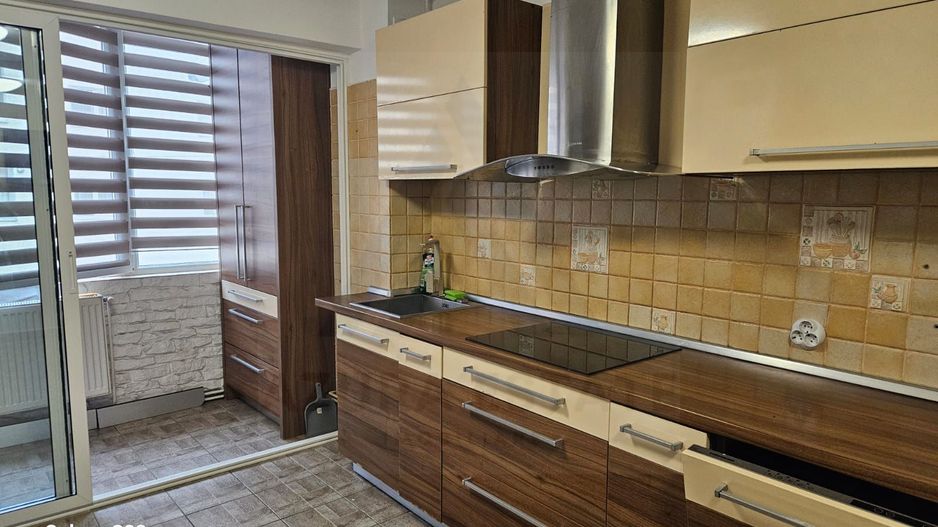 Apartament cochet cu 3 camere  Etaj 1  Lift  Vasile Aaron - Poză 3