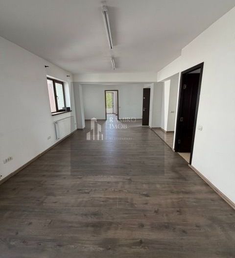 Spatiu Comercial / Birouri Metrou Aparatorii Patriei - Poză 11