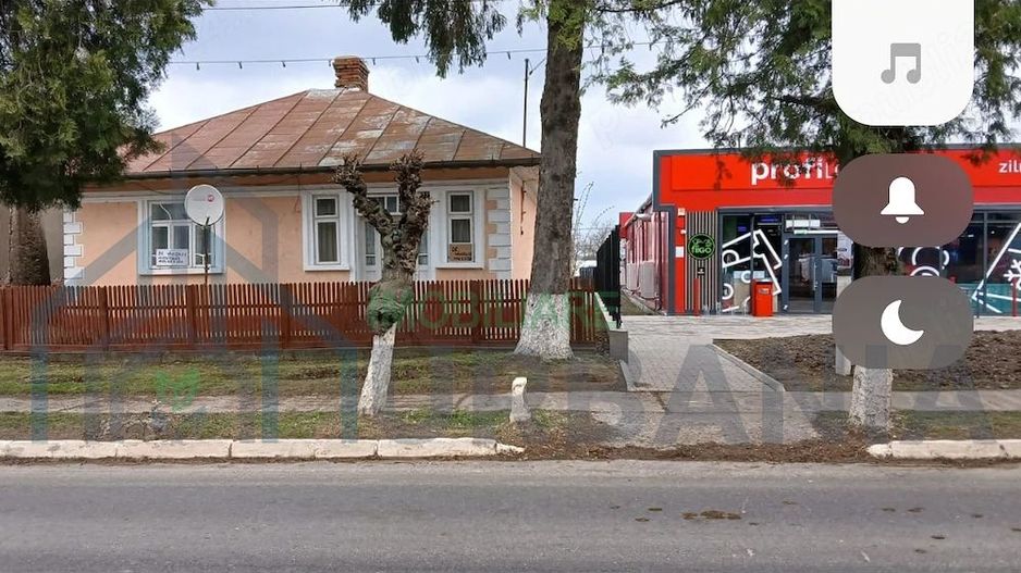 Casă de locuit cu 4 camere de vânzare în centrul satului, comuna Bivolari - Poză 1