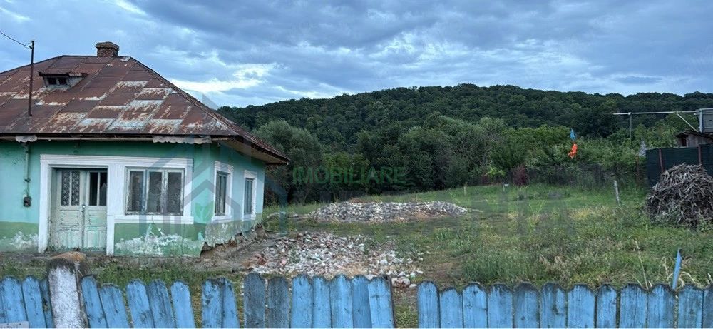 Teren intravilan 2218 mp în Strunga, zonă centrală, cu utilități și deschidere la drum principal - Poză 6