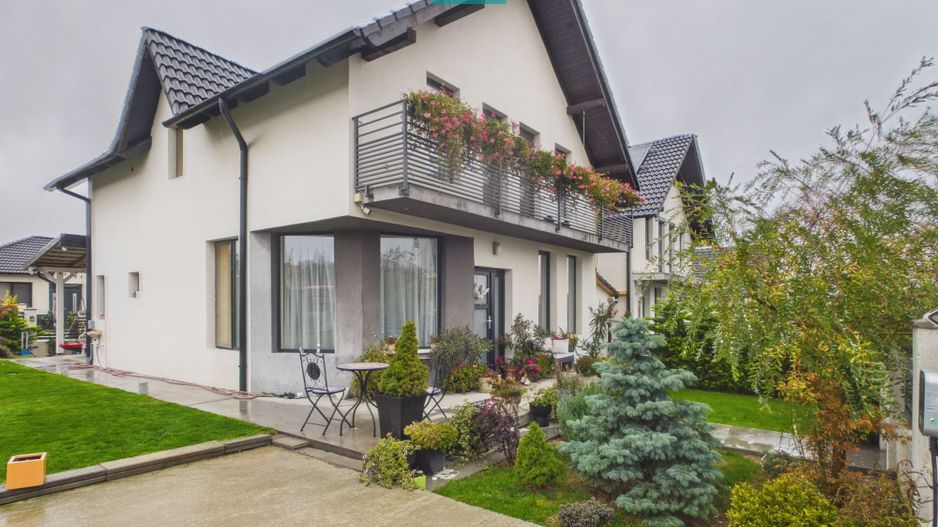 Casă 4 camere cu teren 450 mp pe Dealurile Oradei - Poză 1