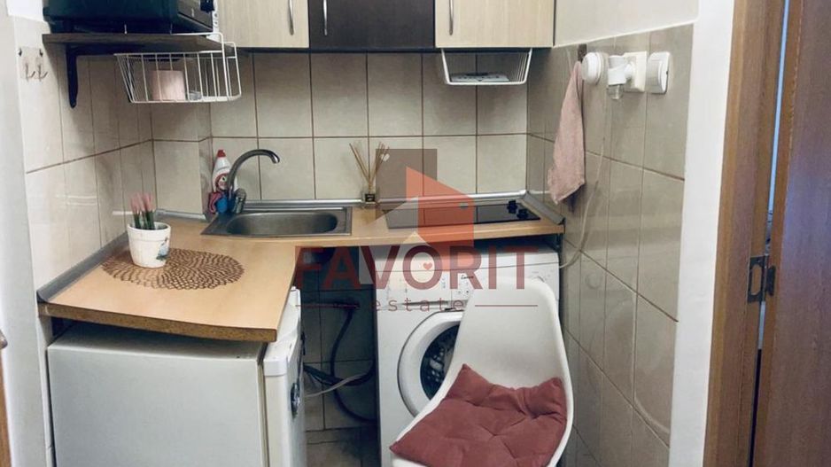 garsoniera | mobilat si utilat | bloc anvelopat | zona excelenta | - Poză 3