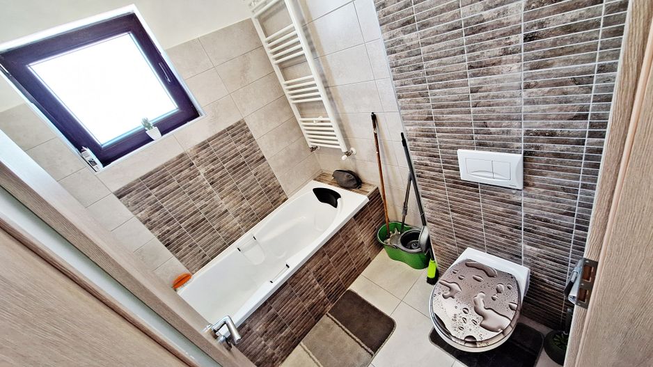 Ghimbav, intrare dinspre Brasov, apartament 3 camere mobilat, 125500 euro - Poză 13