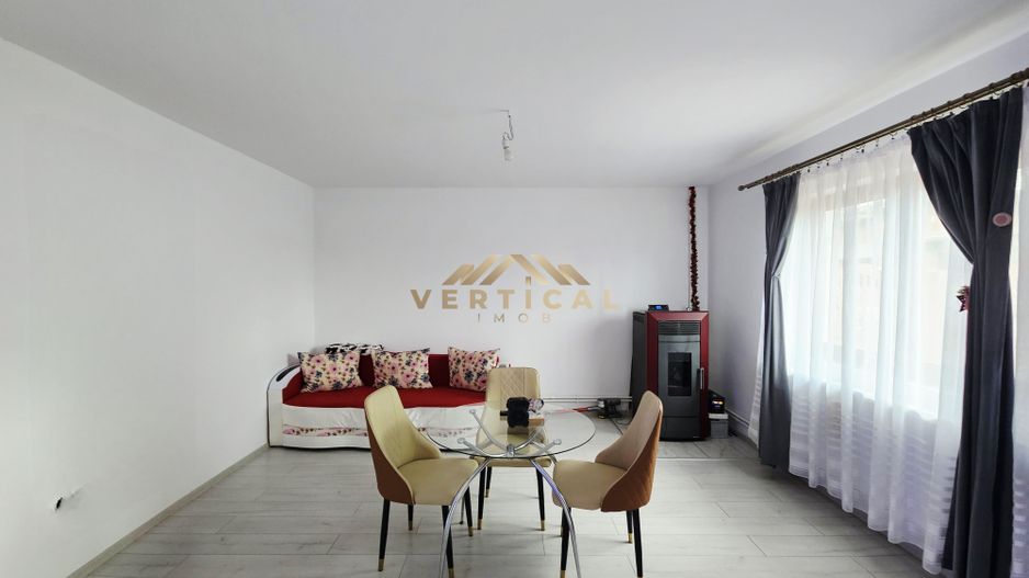 Vila 6 camere la intrare in Dobreni - Poză 9