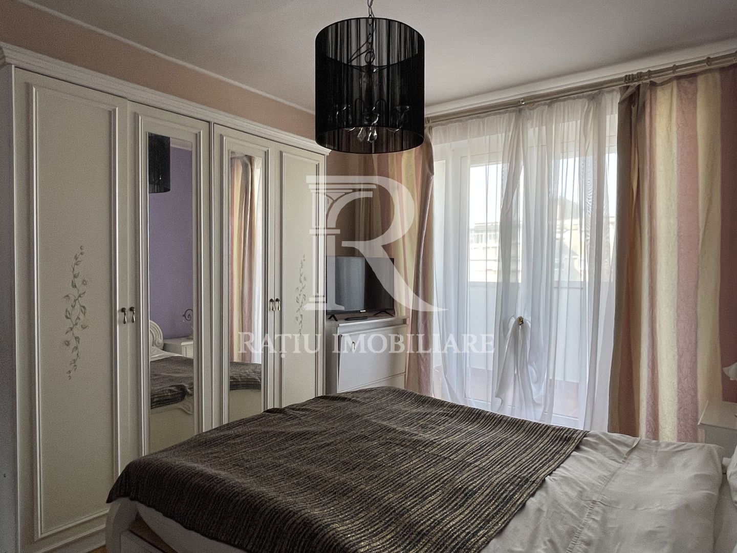 Apartament cu 4 camere | Panoramă superbă | Dacia | Oradea - Poză 2