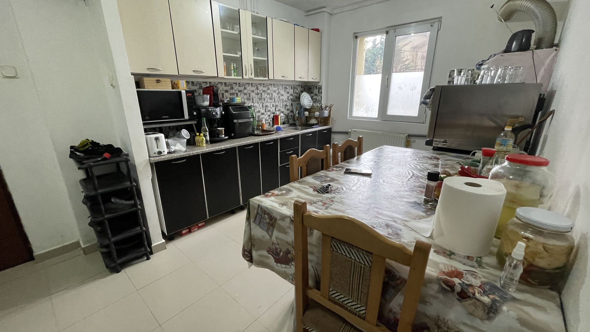 Apartament 3 camere,parter,confort sporit,bloc izolat - Poză 4