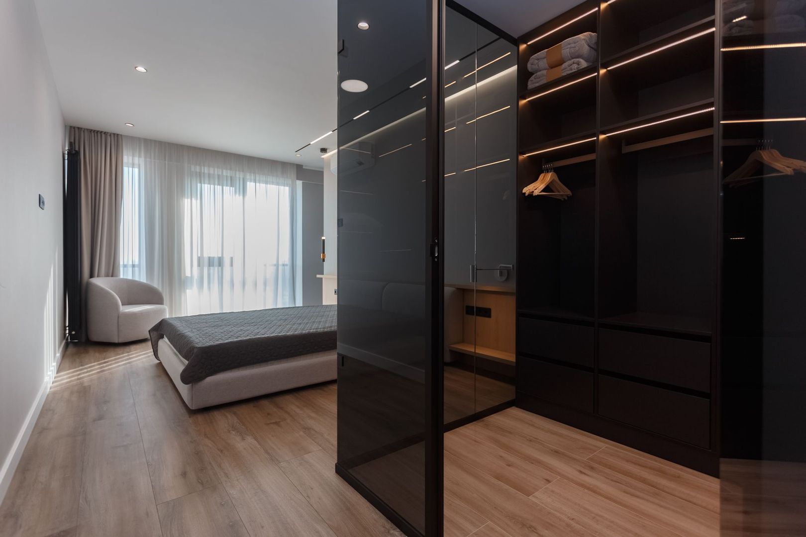 De închiriat apartament, 2 dormitoare, str. Teatrală 3, Centru. - Poză 11