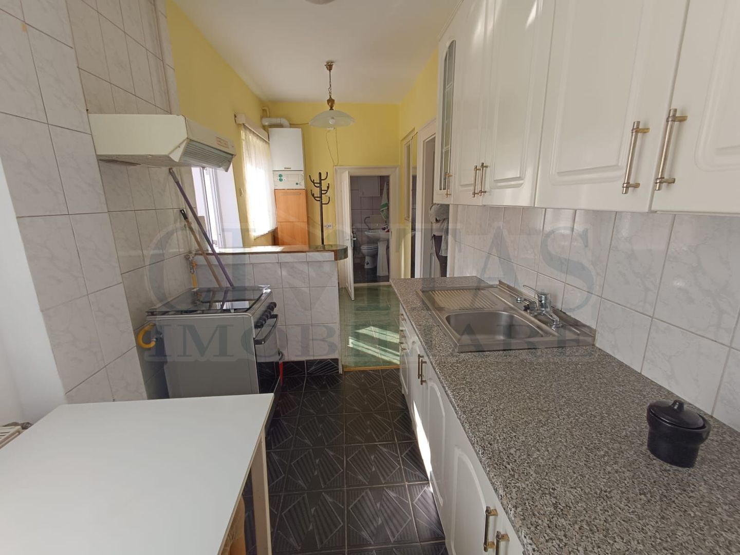 Apartament la casa, zona deosebita, 60 mp, semidecomandat. - Poză 3