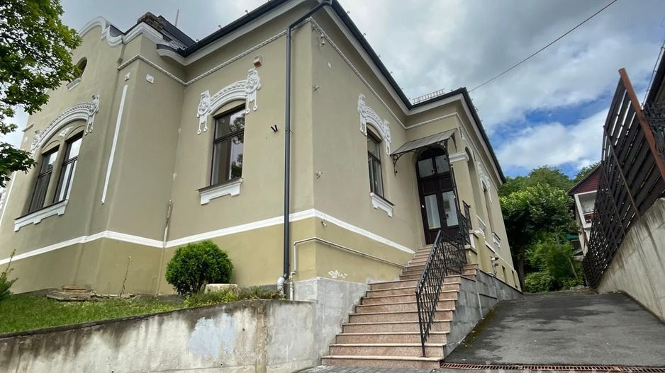 Casa superba ideala sediu firma  ! - Poză 1