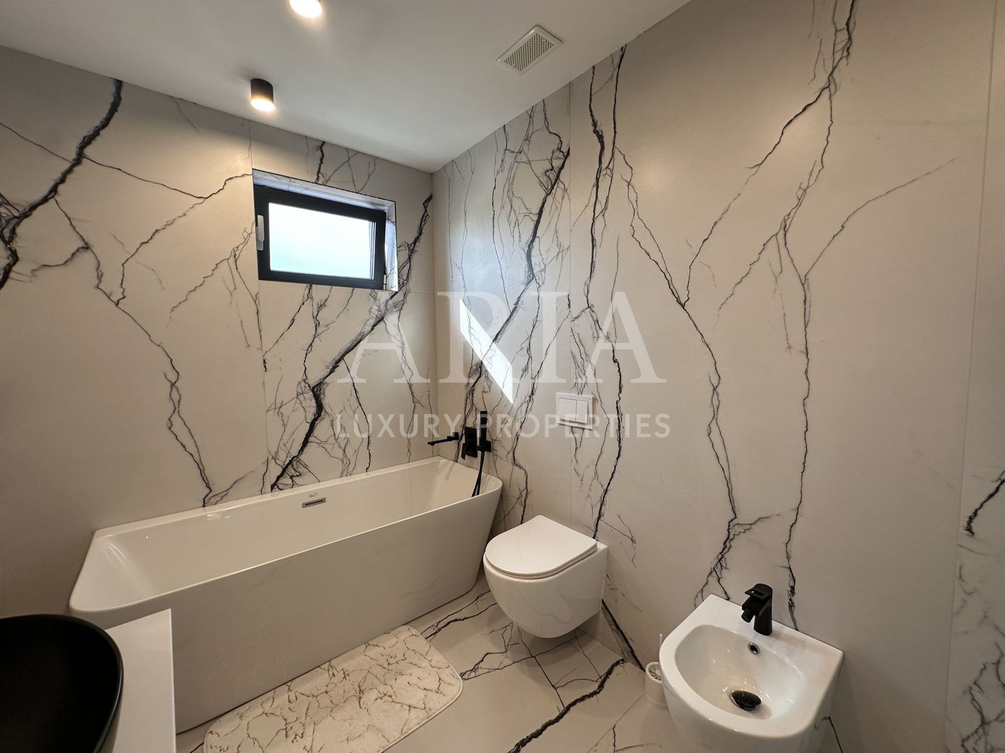 SMART VILLA - POOL - LUXURY GATED COMMUNITY - NEAR THE FOREST - Poză 16