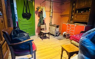 Apartament la curte comuna ULTRACENTRAL - Poză 2