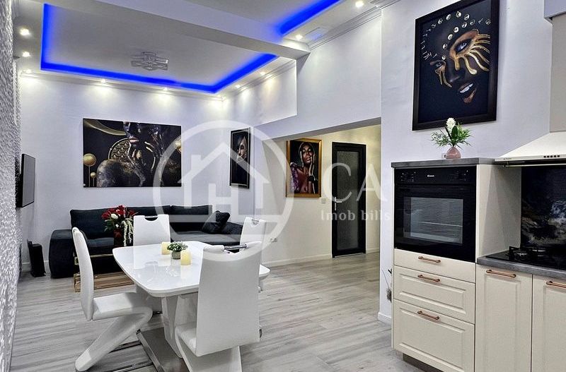 Apartament de vânzare cu 3 camere în zona centrală, Oradea - Poză 1