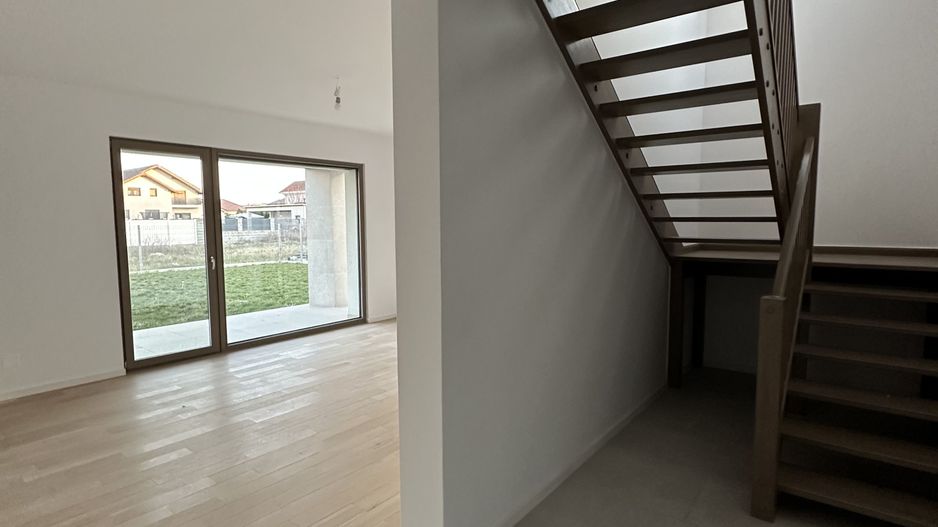 Casa cu 4 camere - Dumbravita - Poză 7