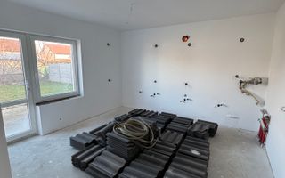 Casă la intrare în Sântandrei - Poză 2