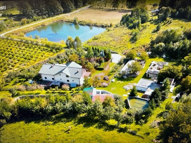 O proprietate de exceptie la Corbi, 18 ha, izvor, lac, pastravarie - Poză 1
