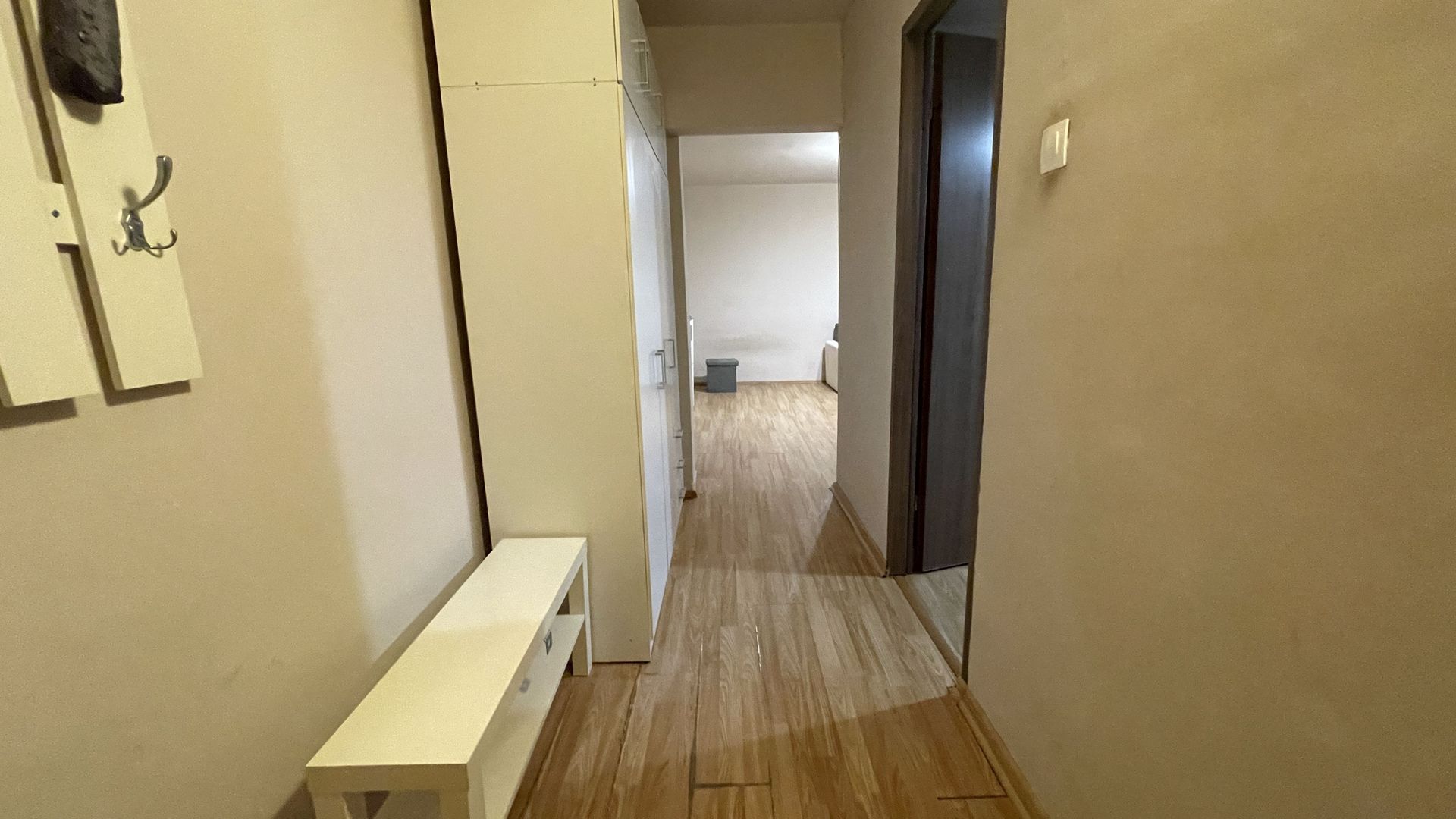 Apartament 2 camere,etajul 1,doua balcoane -zona Bucovina - Poză 7