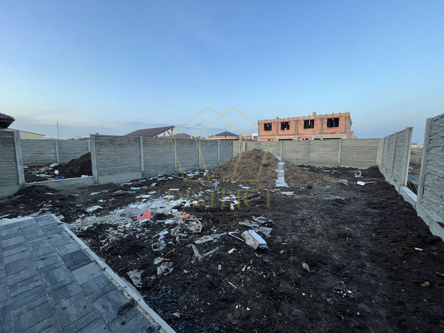 Duplex cu 4 camere despărțit prin camera tehnica | Mosnita Noua - Poză 5