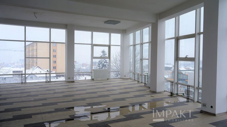 Cladire de birouri cu  spatii vitrate generoase in Zorilor. - Poză 3