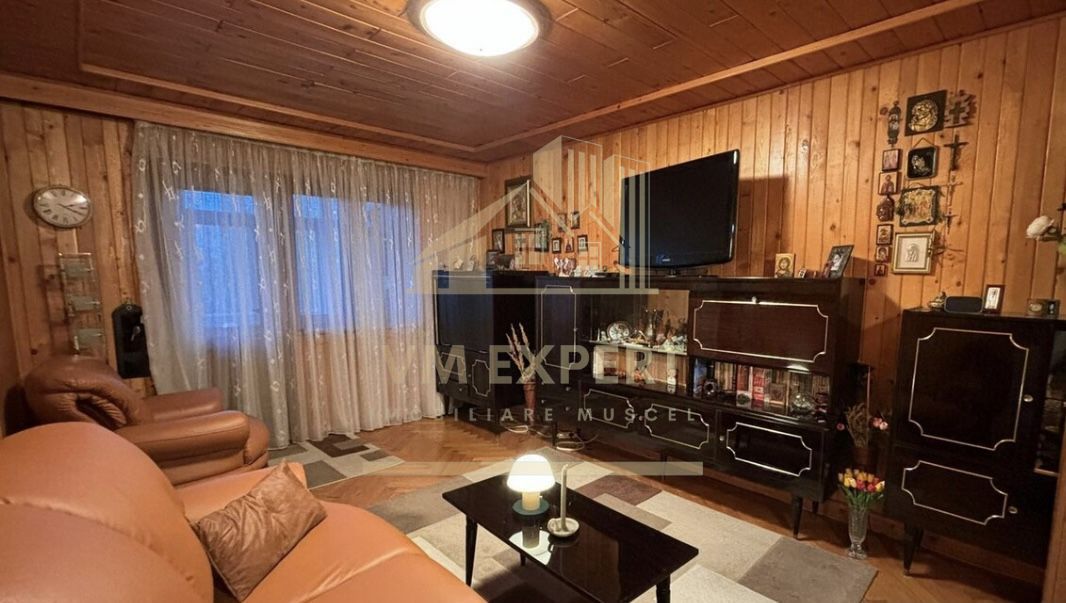 APARTAMENT 3 CAMERE ETAJ 1 CAMPULUNG COMISION 0 CUMPARATOR - Poză 2