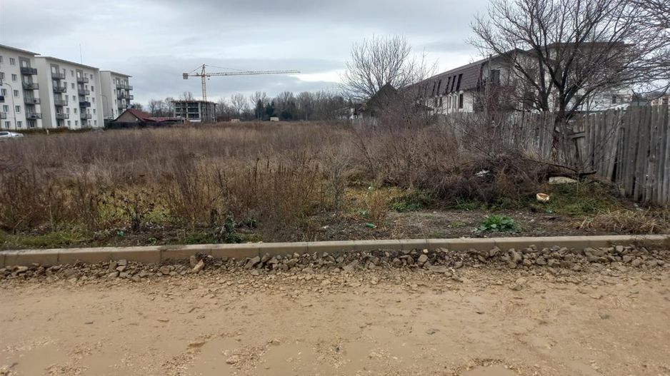 Investitional/ proiect rezidential case/ blocuri, 4,500 mp, Tractorul, Brasov - Poză 2
