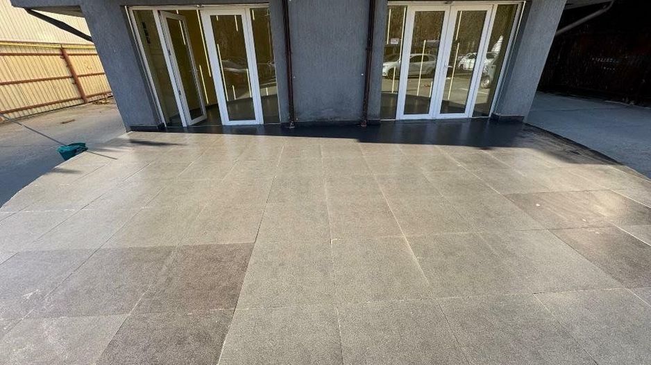 Spaţiu com. Clinica Stomatologică  în faţa staţiei STb S170 - Poză 14