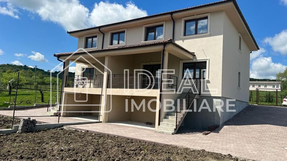 Casa Tip Duplex cu 4 camere si 366 mp teren, in Cisandie - Poză 1
