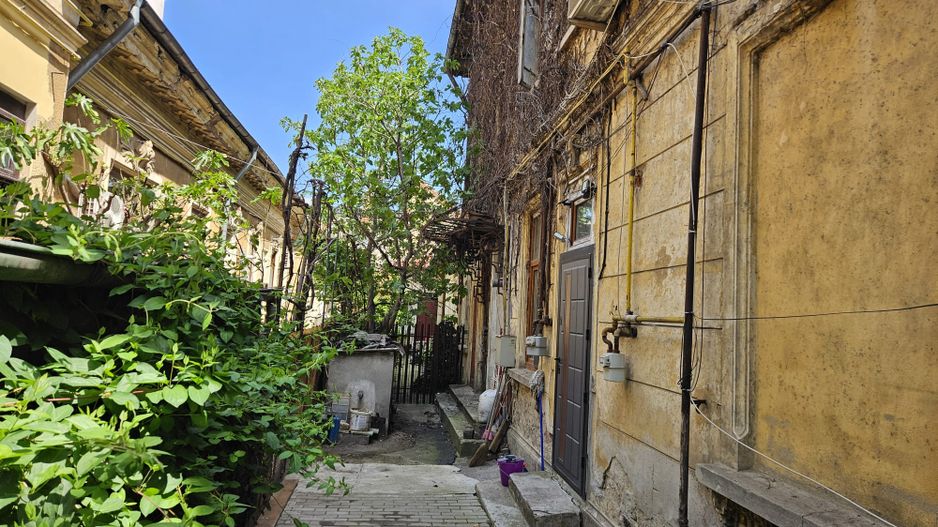 Vânzare apartament cu 2 camere într-o casă interbelică, zona Popa Nan - Poză 1