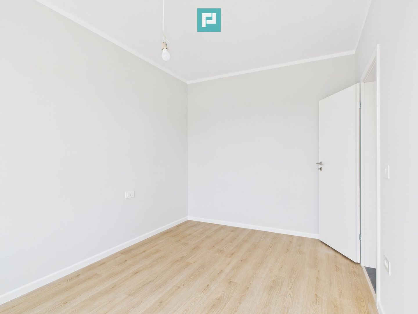 Casă Nouă si Modernă în  Remetea Mare - Poză 18