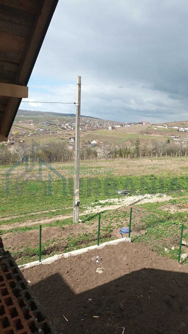 Casă modernă de vânzare în Chicerea, Tomești | 4 camere, 3 băi | 139 mp - Poză 7