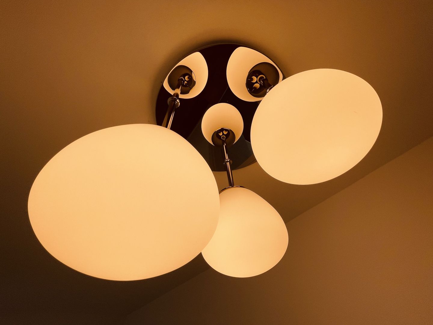 INCHIRIATA - Prima inchiriere, Segmentul Lux | Central | Panouri solare - Poză 23