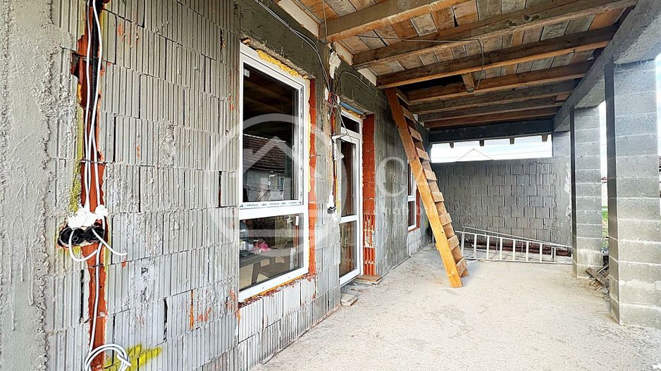 Casa de vanzare cu 3 camere in Girisu de Cris, Bihor - Poză 11