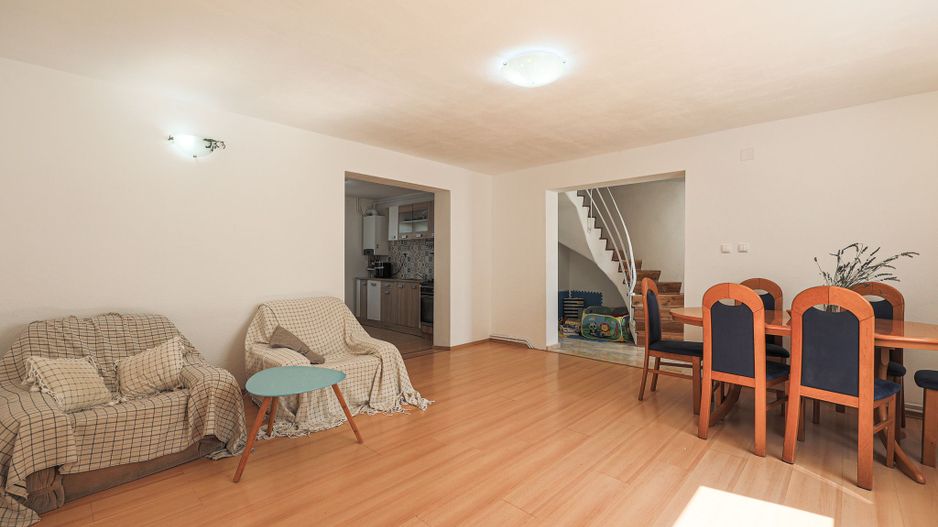 Casă spațioasă – zona Lebăda, comision 0% | Pret redus - 192.000 € - Poză 2